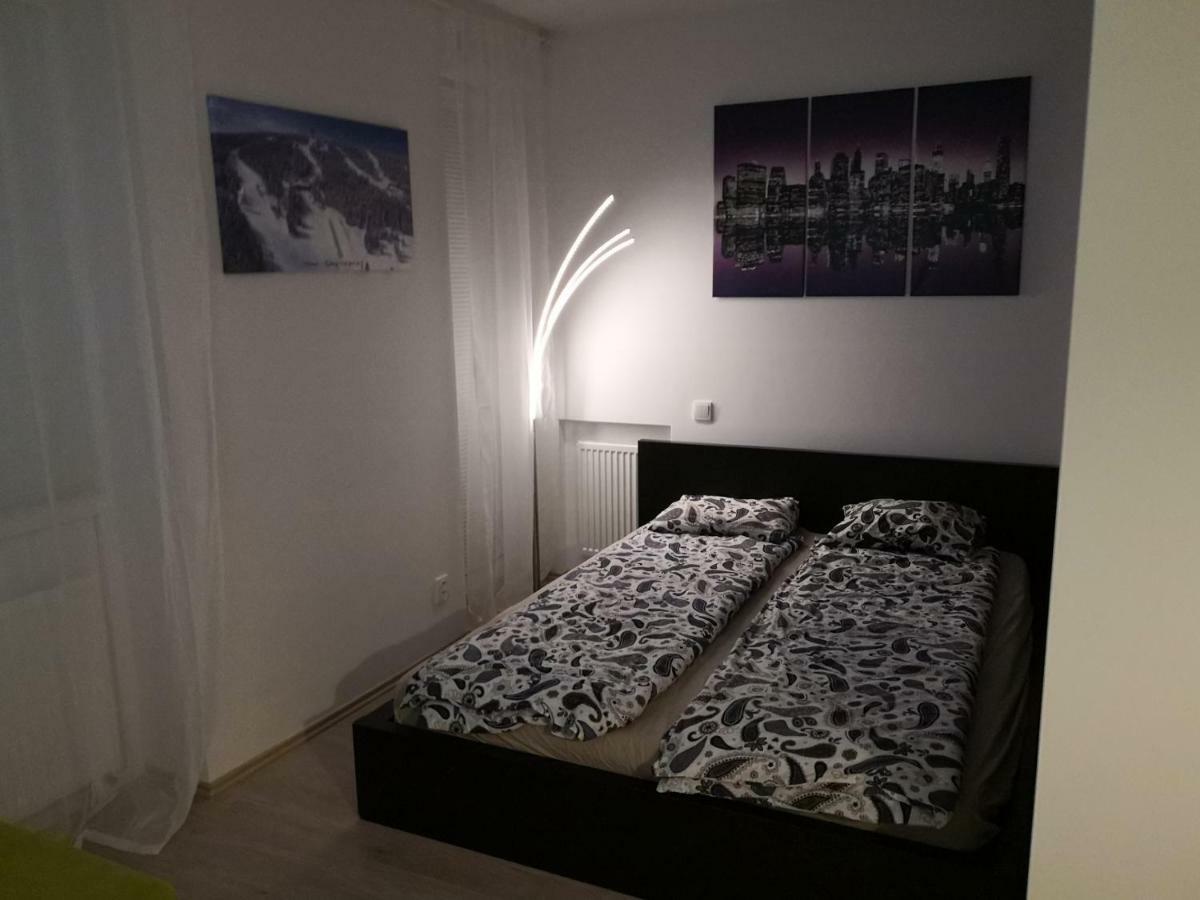 Apartman Mustang Klinovec โลชนา โปด กลิโนฟเซม ภายนอก รูปภาพ